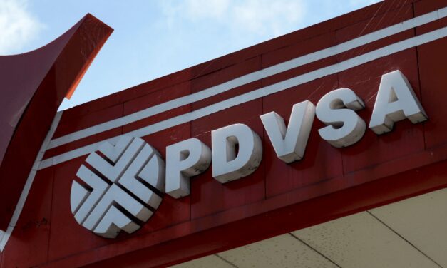 En Venezuela empeora la escasez de combustible y comienza el racionamiento de suministro de diésel a transportistas