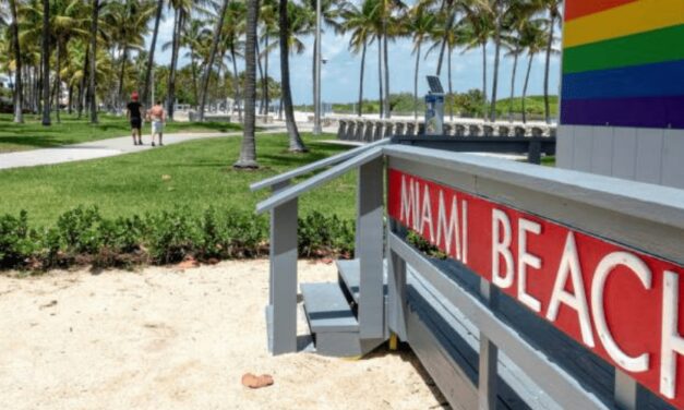 Miami Beach: los policías hacen cumplir el toque de queda