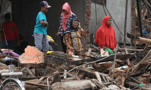 Inundaciones y deslizamientos de tierra dejan muertos en Indonesia y Timor Oriental