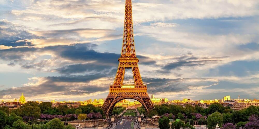 como-obtener-la-nacionalidad-francesa-por-descendencia-torre-eiffel-paris-francia-movidatuy.com