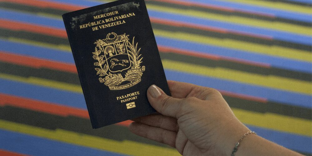 El pasaporte de Venezuela es el segundo más caro de América