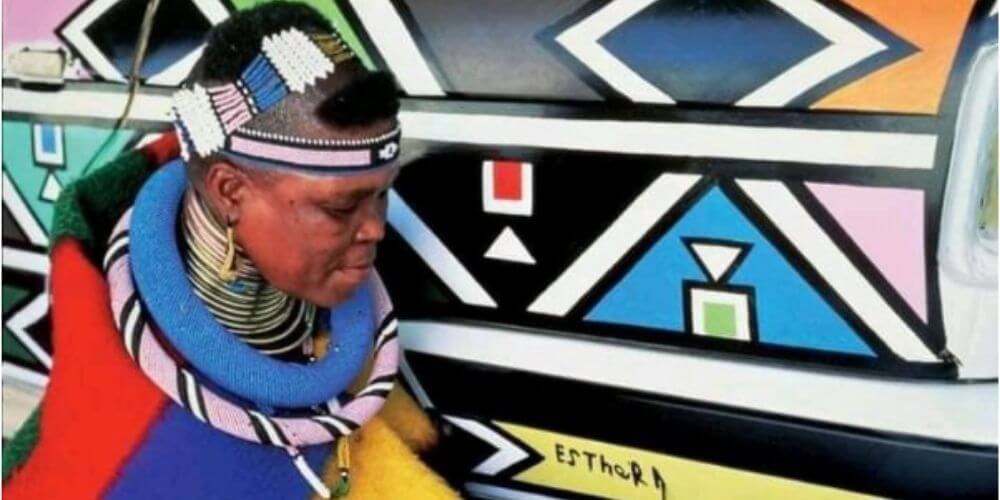 ✌️ Artista sudafricana de 85 años demuestra su arte pintando autos a mano ✌️