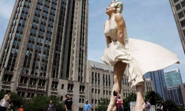 ✌️ Enorme estatua de Marilyn Monroe en Palm Springs causó polémica entre los ciudadanos ✌️
