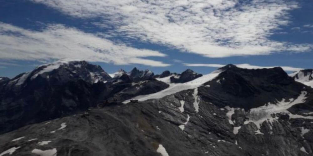 un-glacial-se-derrite-revelando-un-antiguo-refugio-de-la-primera-guerra-mundial-los-alpes-movidatuy.com