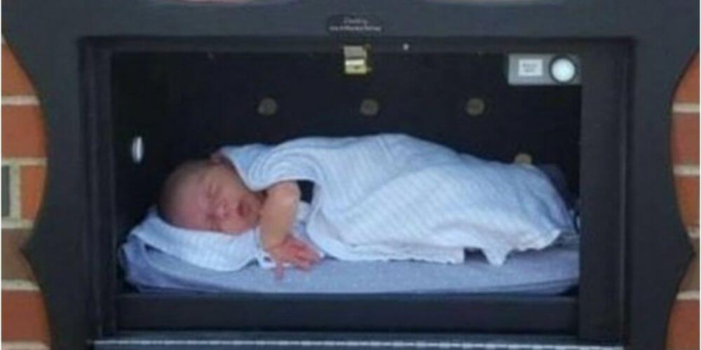 ✌️ El buzón para abandonar bebés en Bélgica recibió uno después de 2 años de estar vacío ✌️