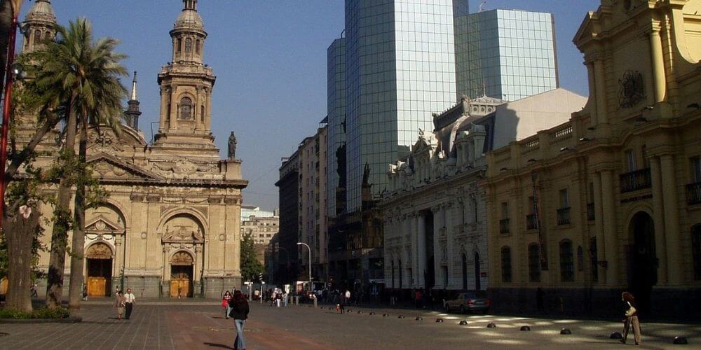 guia-de-las-mejores-ciudades-para-vivir-y-trabajar-en-chile-ciudad-santiago-movidatuy.com