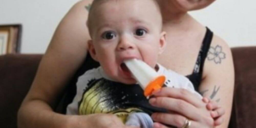 ✌️ Madre creó helados de leche materna que calma las molestias dentales ✌️