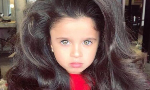 ✌️ Niña con gran melena y miles de fanáticos asegura que sus padres la explotaban por fama ✌️