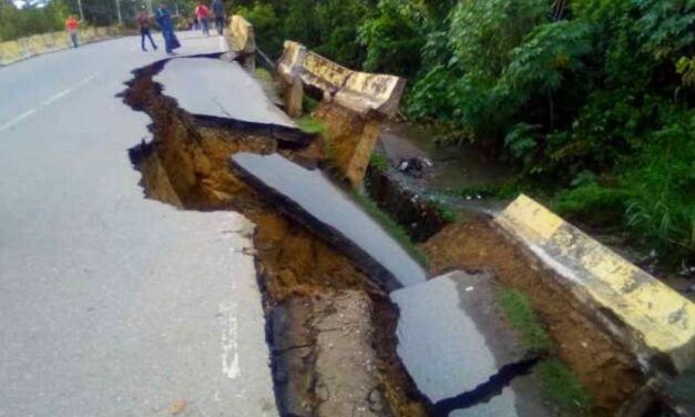 Incomunicados quedaron los habitantes de La Cabrera por desplome de puente en Ocumare