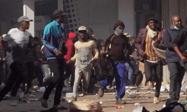 Protestas violentas en Sudáfrica dejan más de 70 muertos
