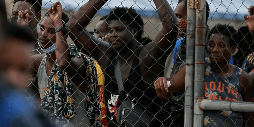 Colombia y Panamá restringen el paso de migrantes para abrir la frontera