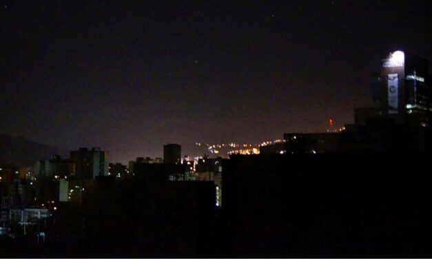 Fuerte bajón eléctrico afectó este lunes varias zonas de Caracas