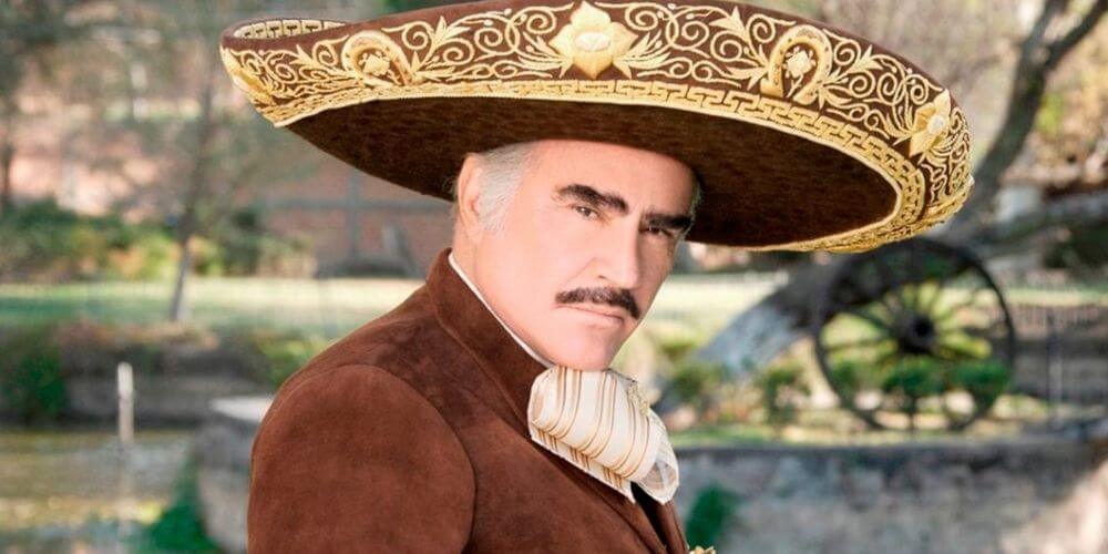 Vicente Fernández se encuentra grave y estable luego de su aparatosa caída