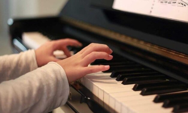 ✌️ Niña pianista de 4 años se destaca en una competencia en Estados Unidos ✌️