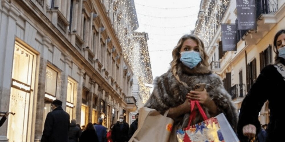 Francia desde diciembre pondrá la tercera dosis de la vacuna