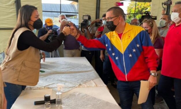 ✅ Arreaza inscribió su candidatura a la gobernación de Barinas este lunes ✅