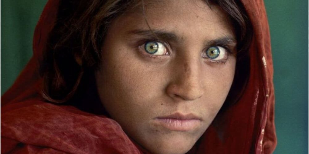 ✌️ Evacúan a Italia por la toma de los talibanes a la “niña afgana” de National Geographic ✌️