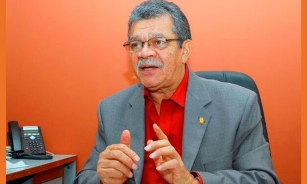 Murió el periodista y profesor universitario Earle Herrera