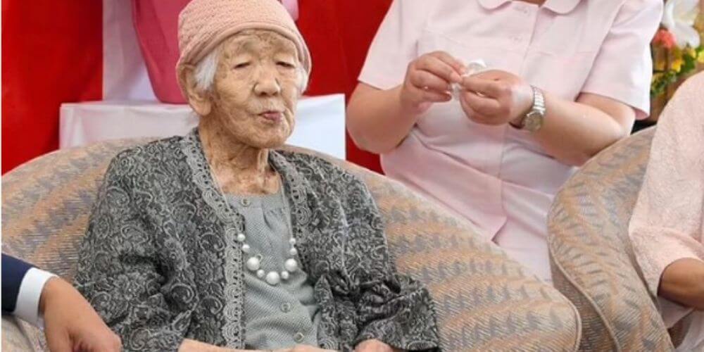 😮 Anciana japonesa más vieja del mundo acaba de cumplir 119 años 😮