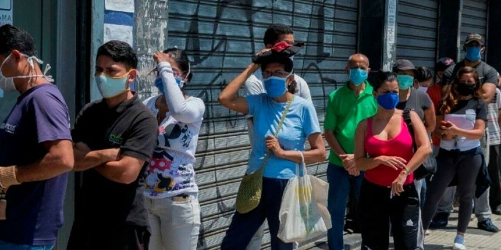 Venezuela registra otro récord de contagios, pero Maduro mantiene la flexibilización