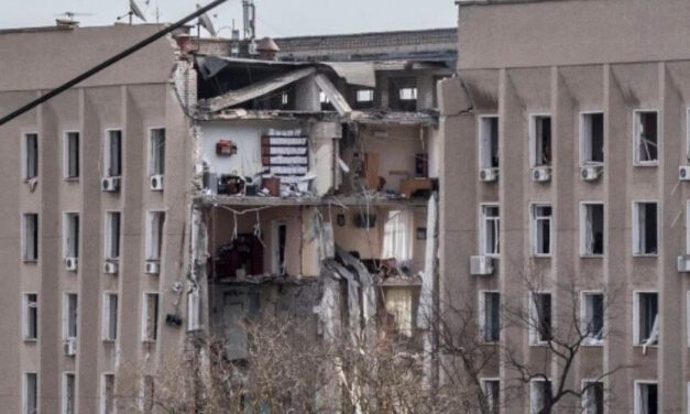 Cifra de víctimas asciende por bombardeo de las tropas rusas en Mikolaiv