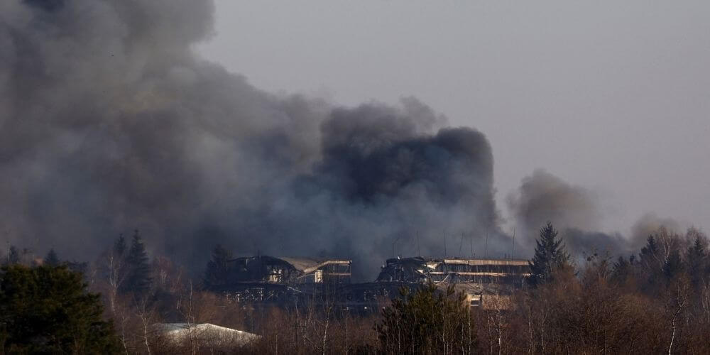 Confirman la destrucción de una planta de reparación de aviones en Ucrania