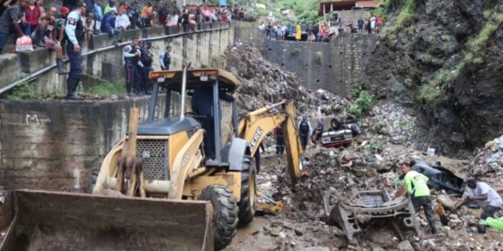 autoridades-en-La-Guaira-continuan-atendiendo-a-las-comunidades-afectadas-por-las-lluvias