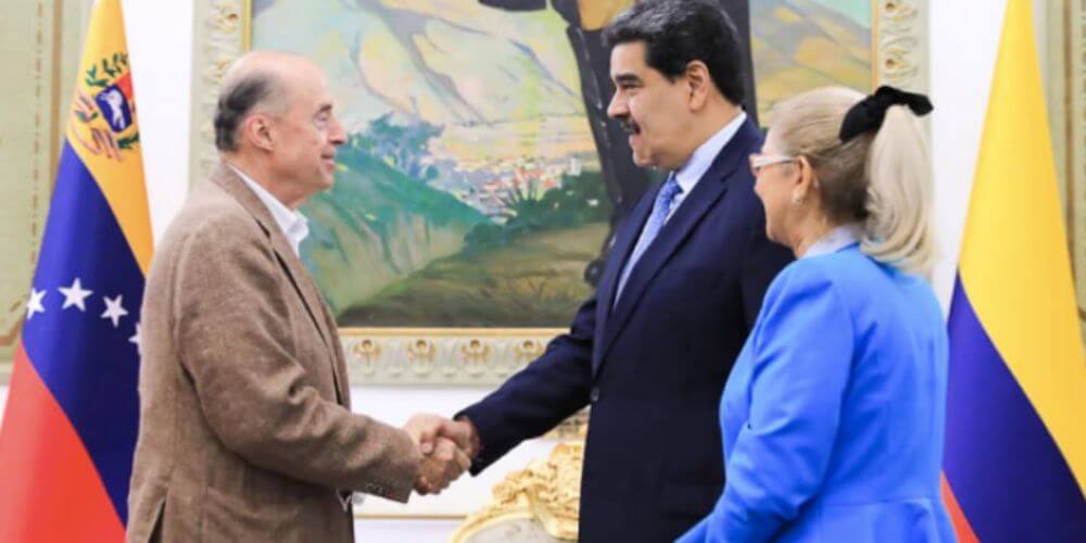 Presidente-Nicolas-Maduro-recibio-al-canciller-colombiano-Álvaro-Leyva