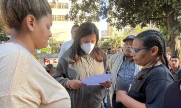 Familias en San José son atendidos por Alcaldía de Caracas tras explosión de bombona de gas