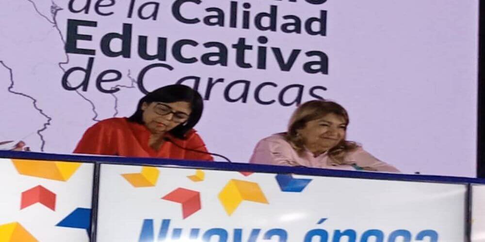 Delcy-Rodriguez-asegura-que-los-maestros-son-eje-fundamental-de-la-patria-vicepresidenta-movidatuy.com