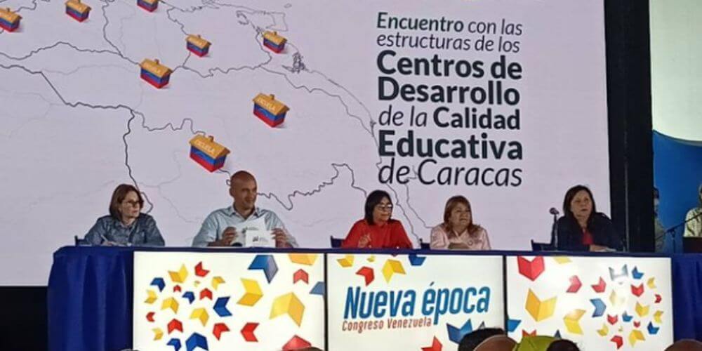 Delcy Rodríguez asegura que los maestros son eje fundamental de la patria