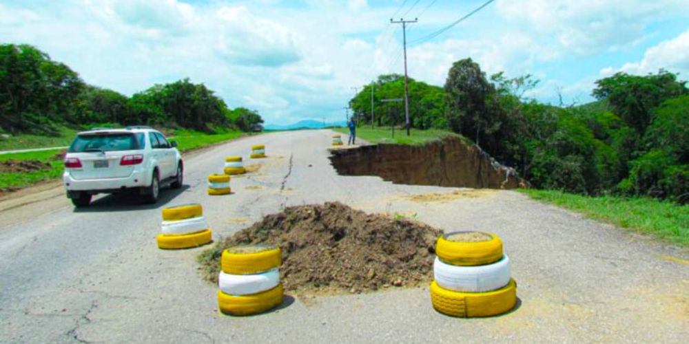 Preparan áreas para reconstruir tramo vial en Matalinda de Charallave