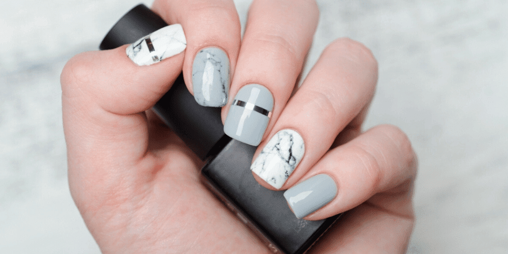 Descubre estos 12 diseños de manicura para uñas cortas que te encantaran