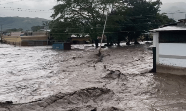 Comunidades de Cumanacoa se encuentran bajo el agua tras el paso del huracán Beryl