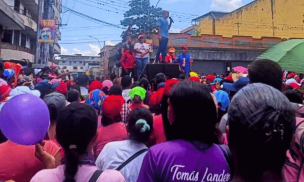 Ocumareños se movilizaron en defensa de la paz y respaldo a Maduro