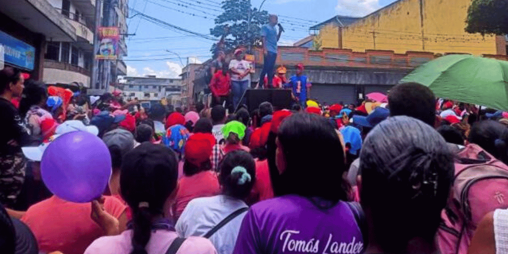 Ocumareños se movilizaron en defensa de la paz y respaldo a Maduro