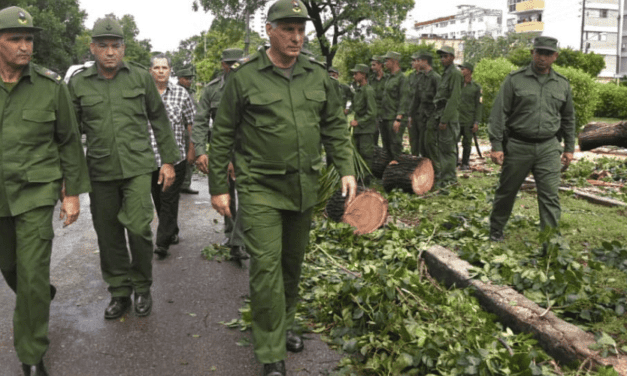 En Cuba supervisan trabajos de recuperación tras daños causados por huracán Rafael