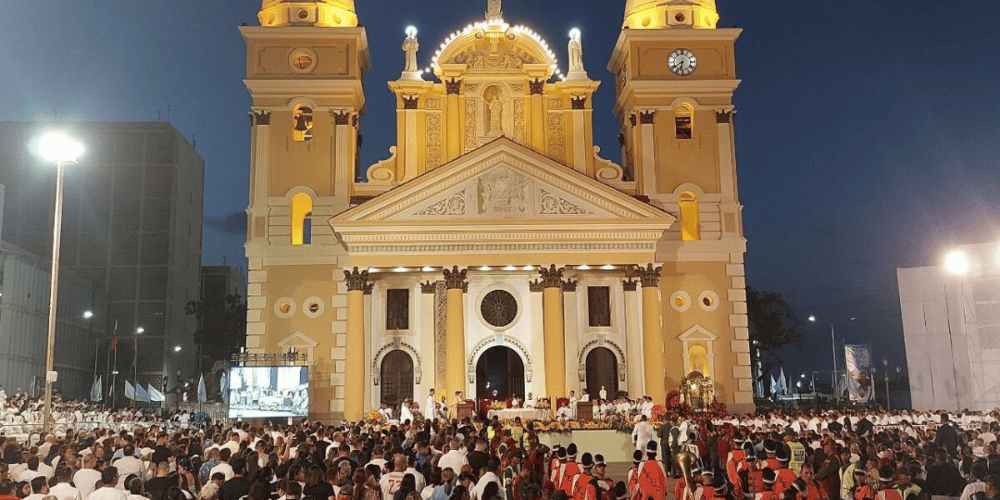 zulianos-celebran-hoy-virgen-de-chiquinquira-nacionales-movidatuy.com