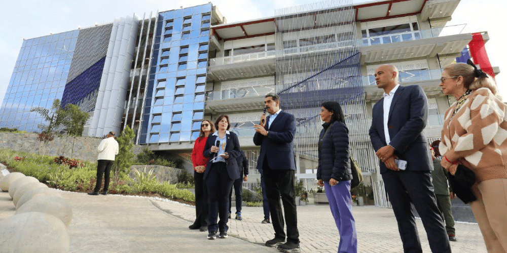 Inauguran Universidad para las Ciencias Dr. Humberto Fernández Morán en Miranda