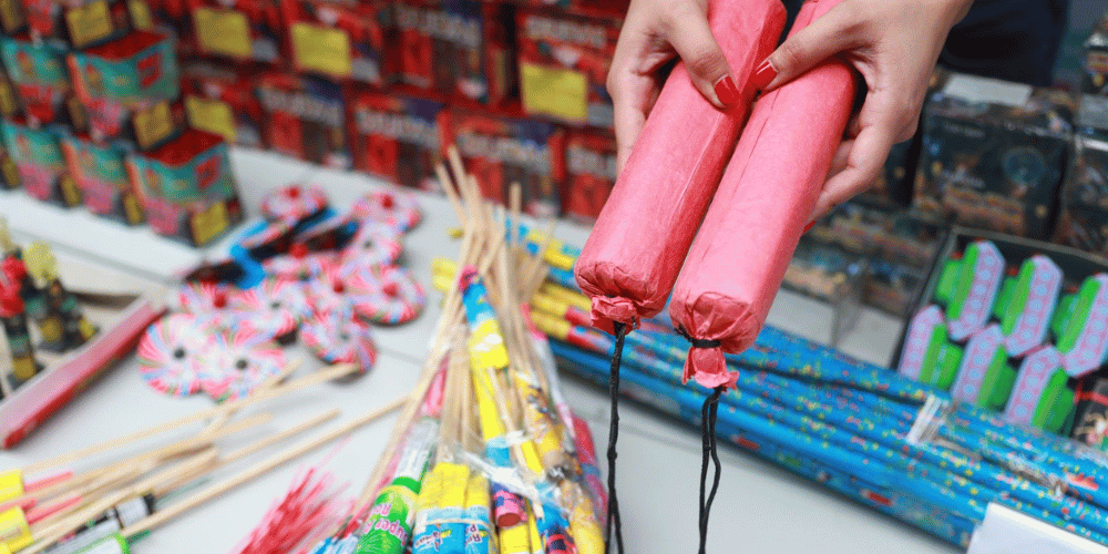 Pondrán preso a quienes vendan fuegos artificiales a niños