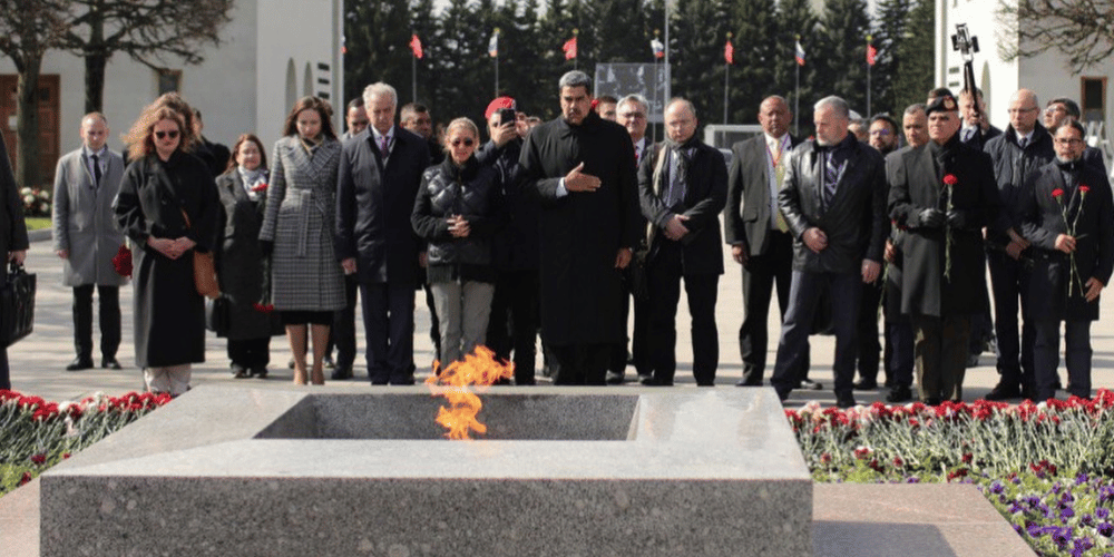 presidente-maduro-rinde-honores-monumento-madre-patria-san-petersburgo-nacionales-movidatuy.com