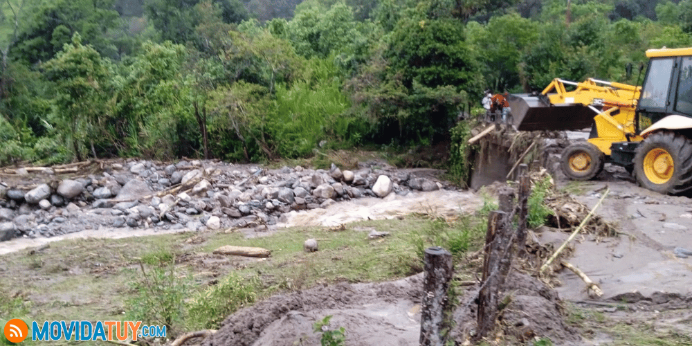 Familias afectadas por lluvias en Mérida - Viviendas dañadas y equipos de rescate en acción