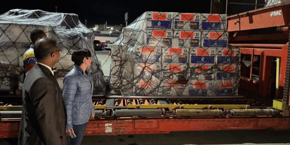 Arriban 250.000 Vacunas Pentavalentes a Maiquetía para Fortalecer la Inmunización Infantil en Venezuela