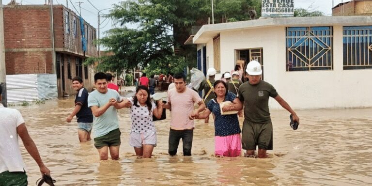 Estado de emergencia en Perú: 134 distritos en 8 regiones por lluvias ...